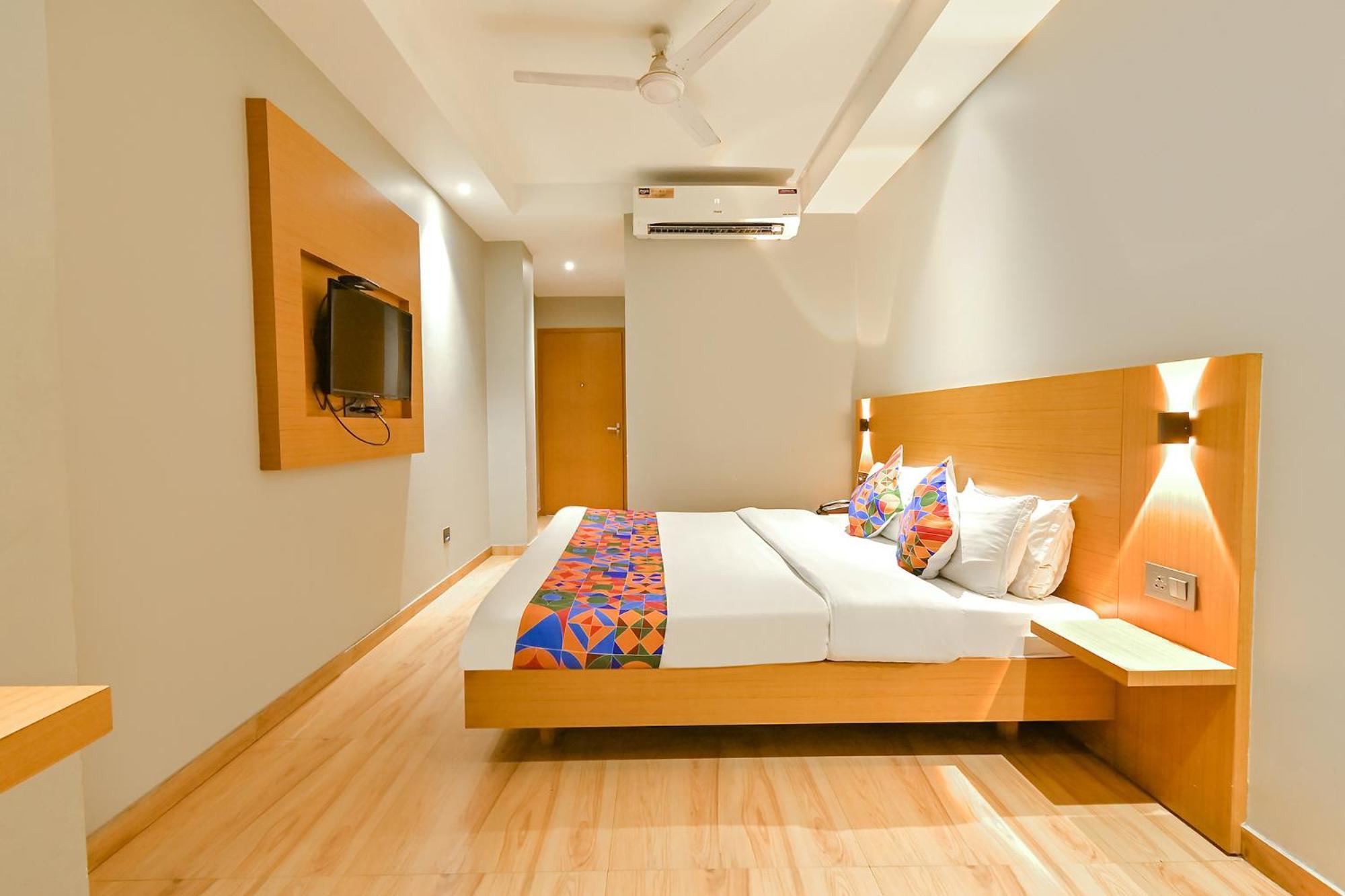 Fabhotel Penthouse - A K Dev Road Guwahati Ngoại thất bức ảnh