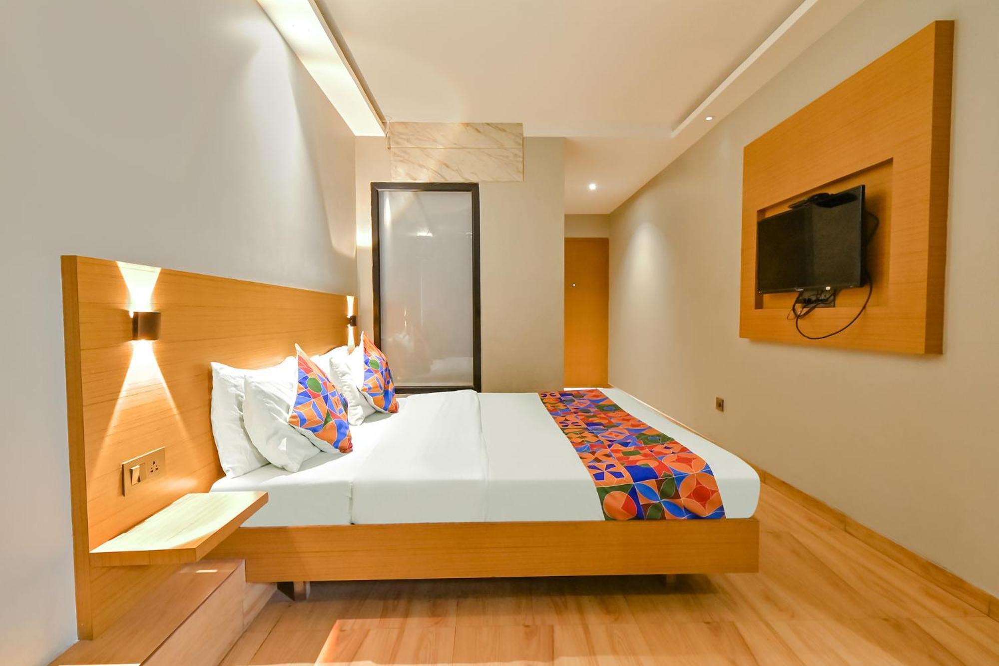 Fabhotel Penthouse - A K Dev Road Guwahati Ngoại thất bức ảnh