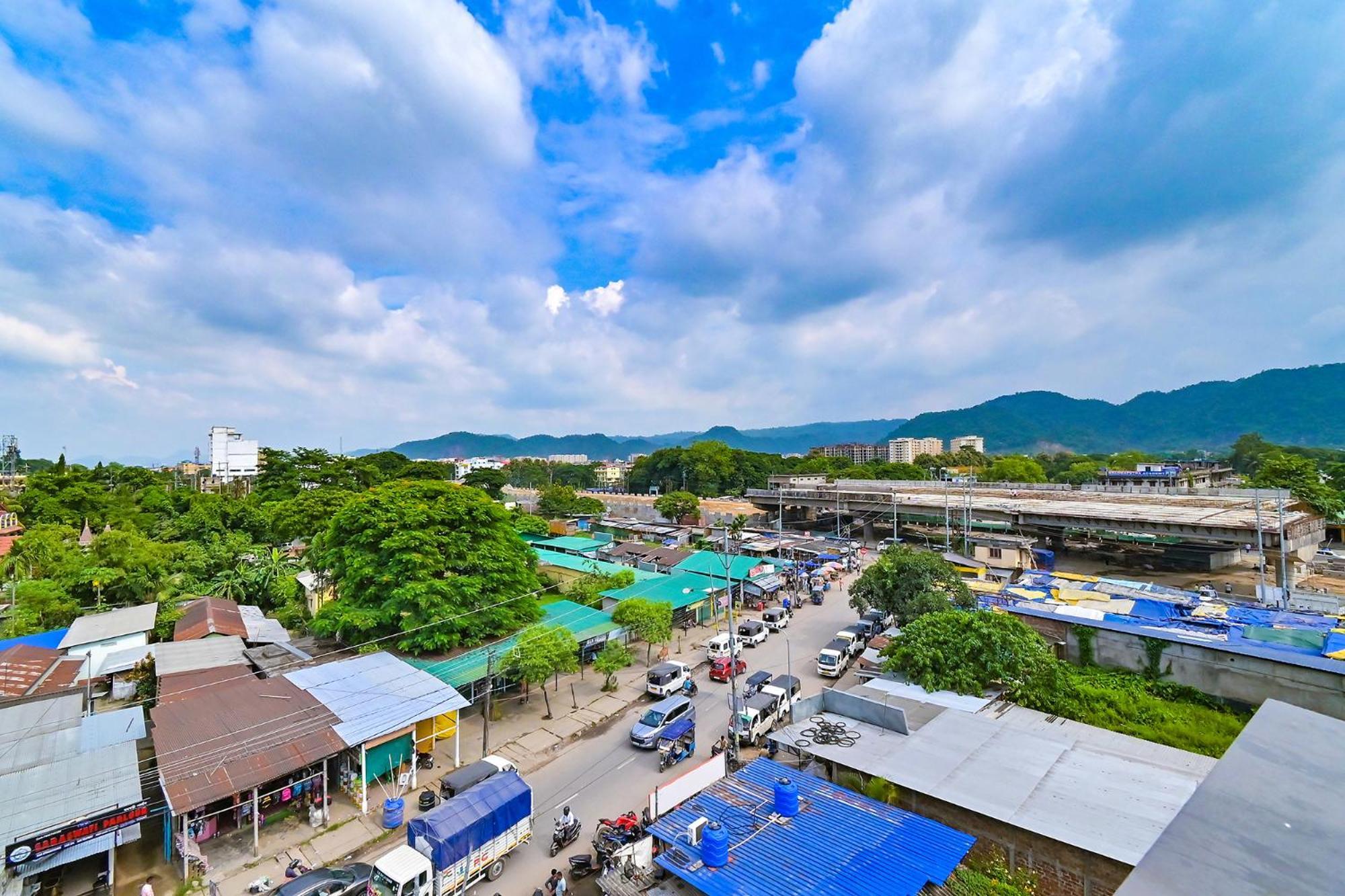 Fabhotel Penthouse - A K Dev Road Guwahati Ngoại thất bức ảnh