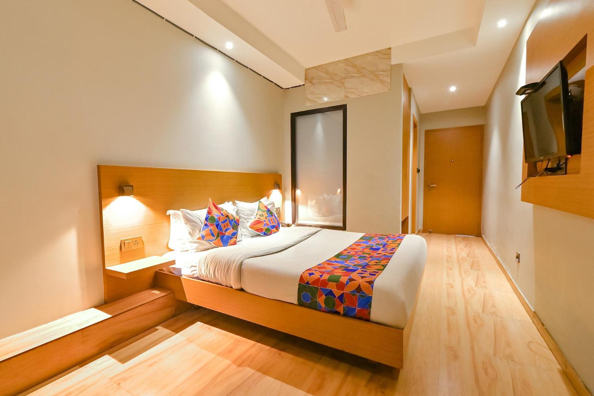 Fabhotel Penthouse - A K Dev Road Guwahati Ngoại thất bức ảnh