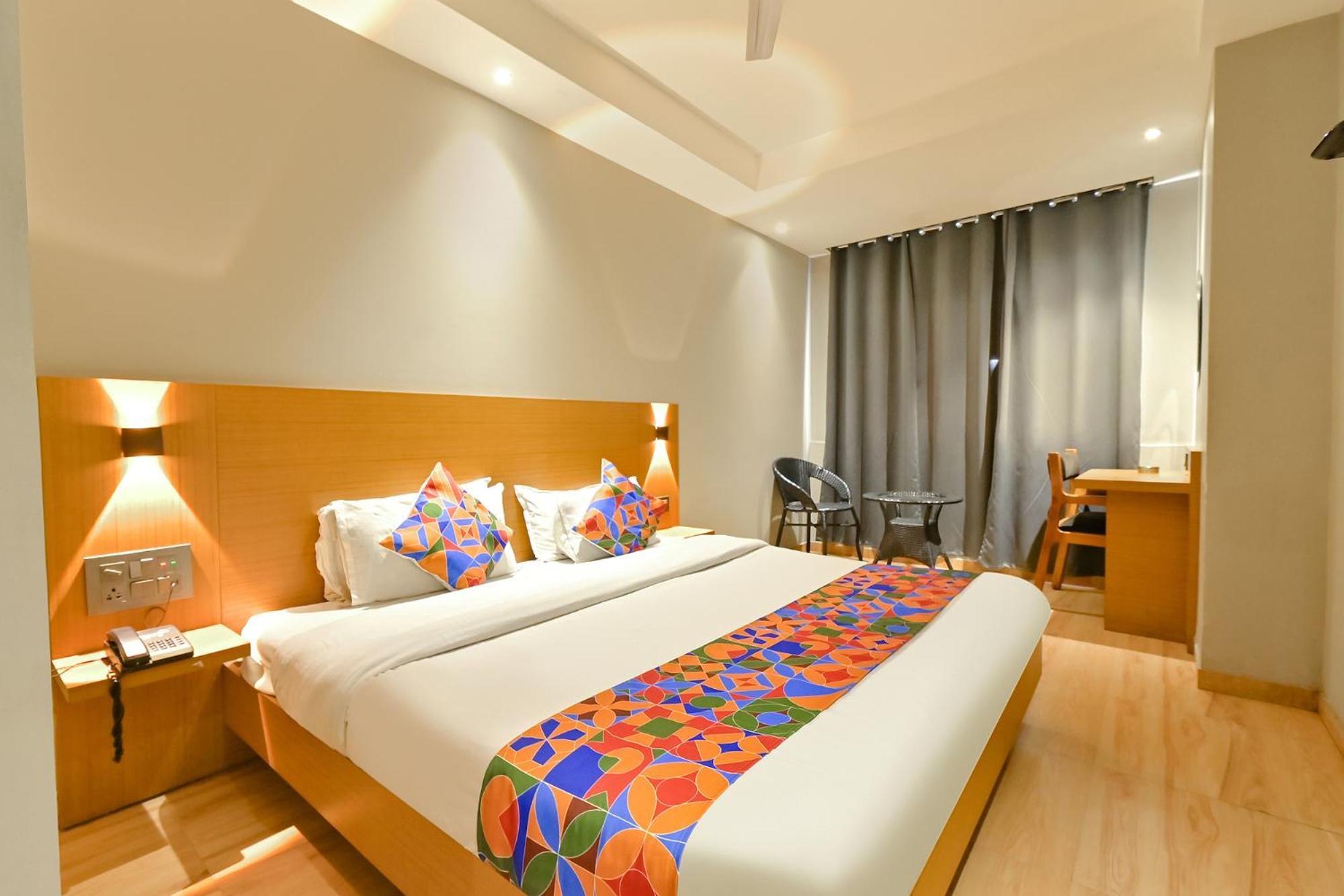 Fabhotel Penthouse - A K Dev Road Guwahati Ngoại thất bức ảnh
