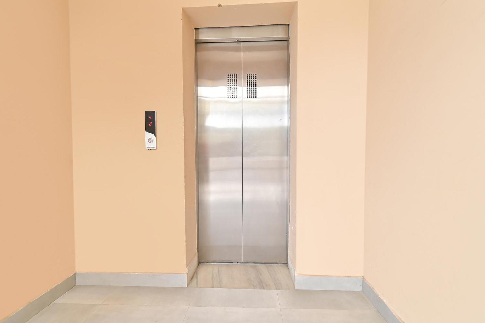Fabhotel Penthouse - A K Dev Road Guwahati Ngoại thất bức ảnh