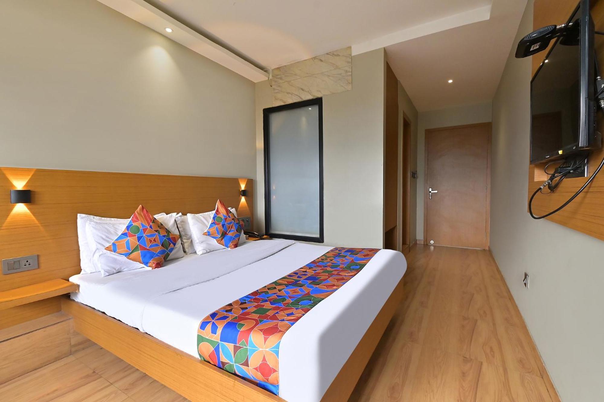 Fabhotel Penthouse - A K Dev Road Guwahati Ngoại thất bức ảnh
