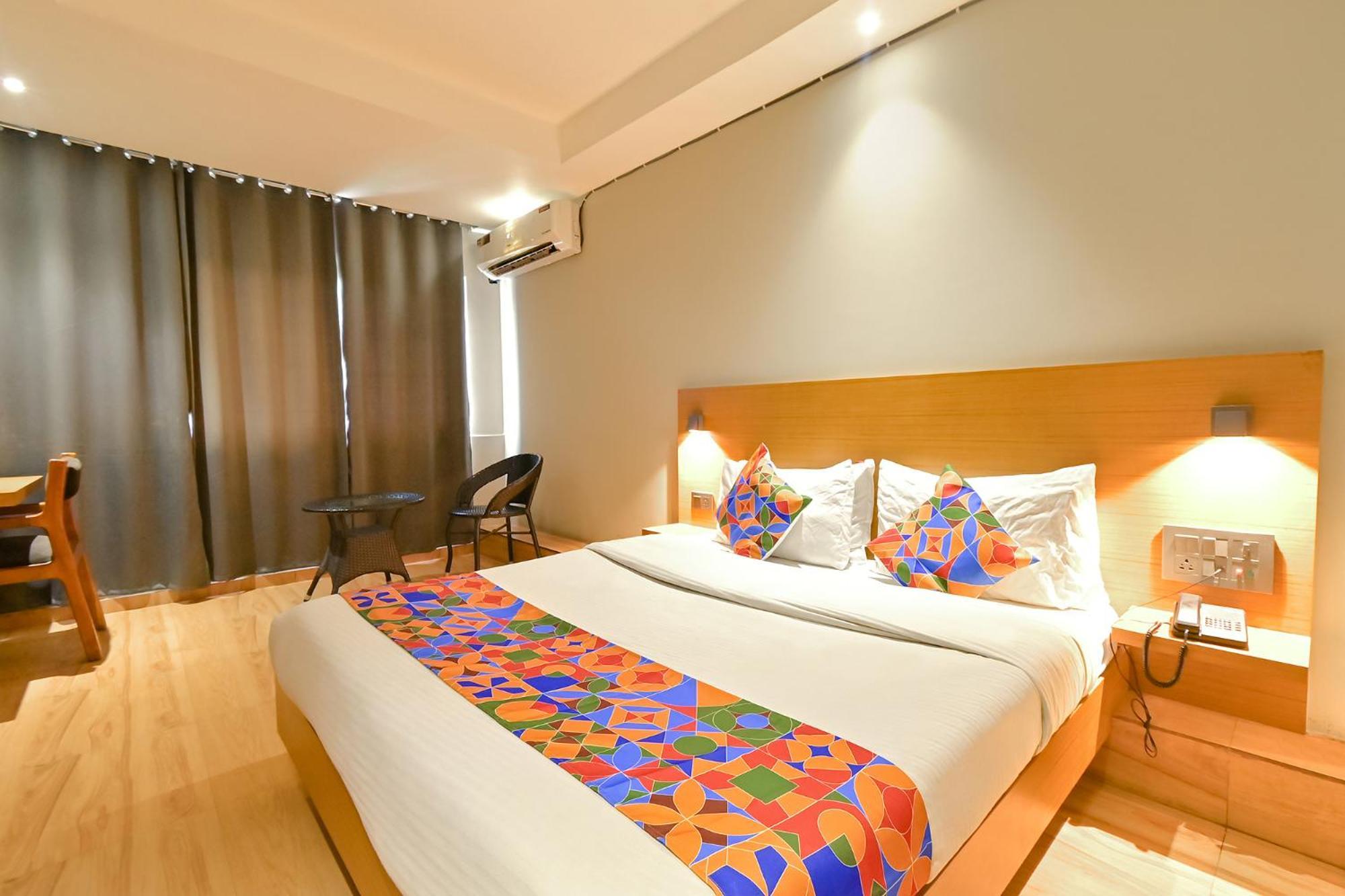 Fabhotel Penthouse - A K Dev Road Guwahati Ngoại thất bức ảnh
