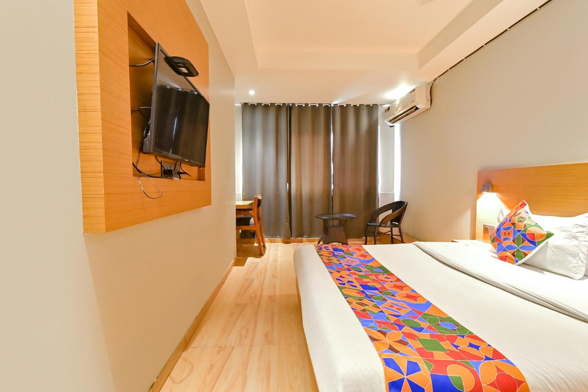 Fabhotel Penthouse - A K Dev Road Guwahati Ngoại thất bức ảnh