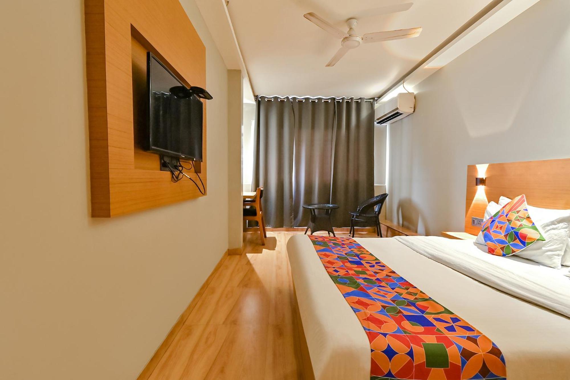 Fabhotel Penthouse - A K Dev Road Guwahati Ngoại thất bức ảnh
